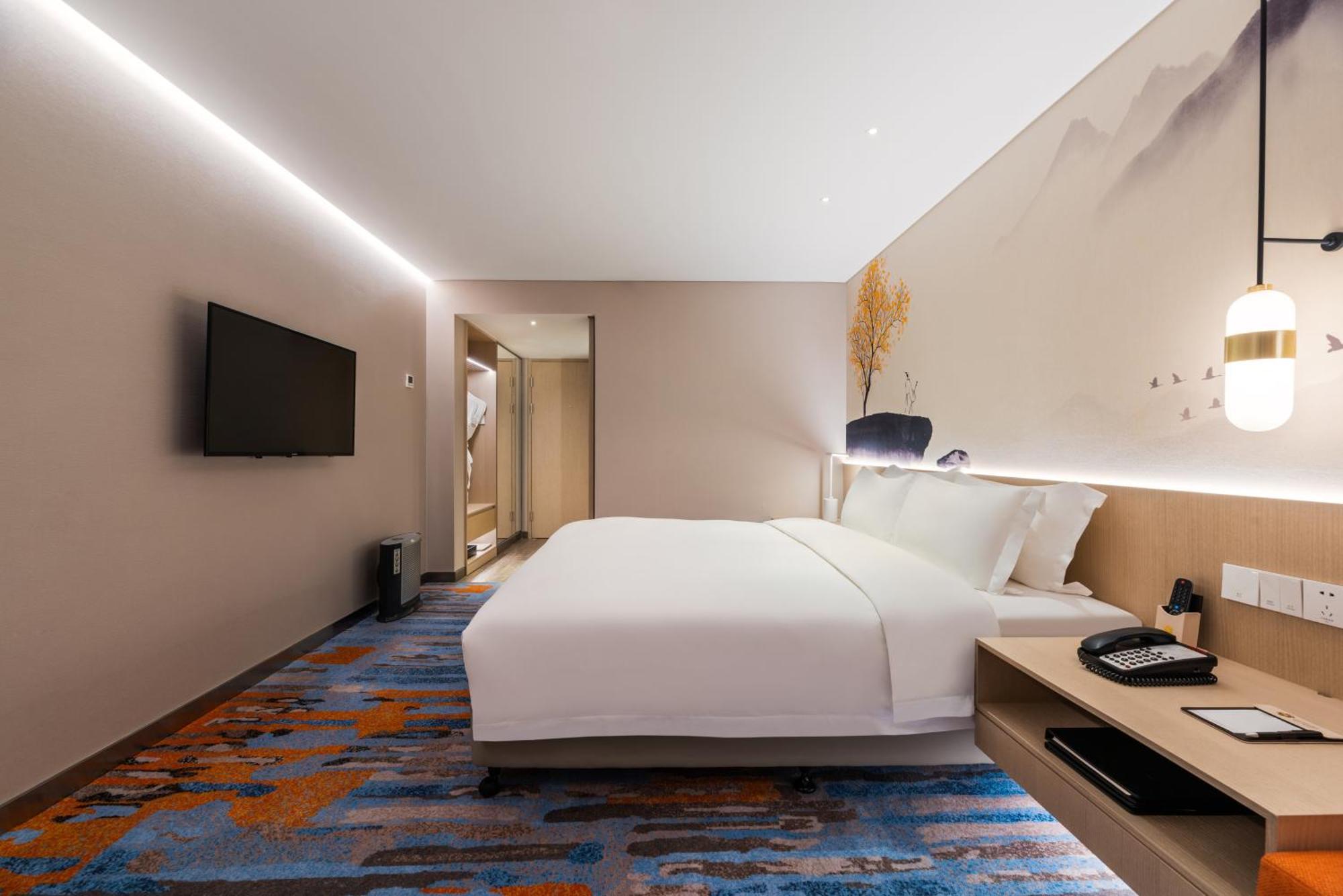 Superior King Room- Free soft drinks on the first day only