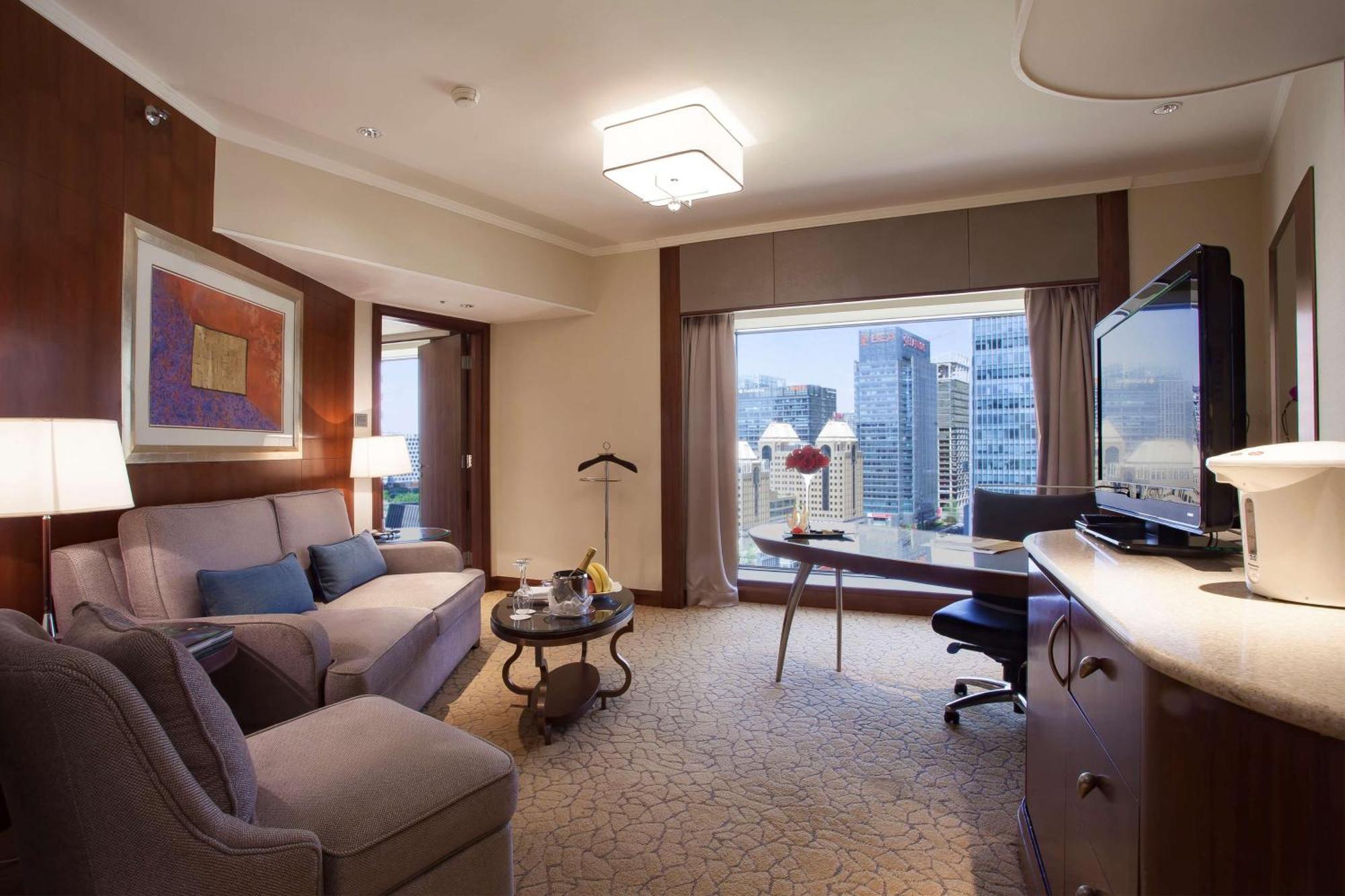 Executive Suite,1277579437:JPEG