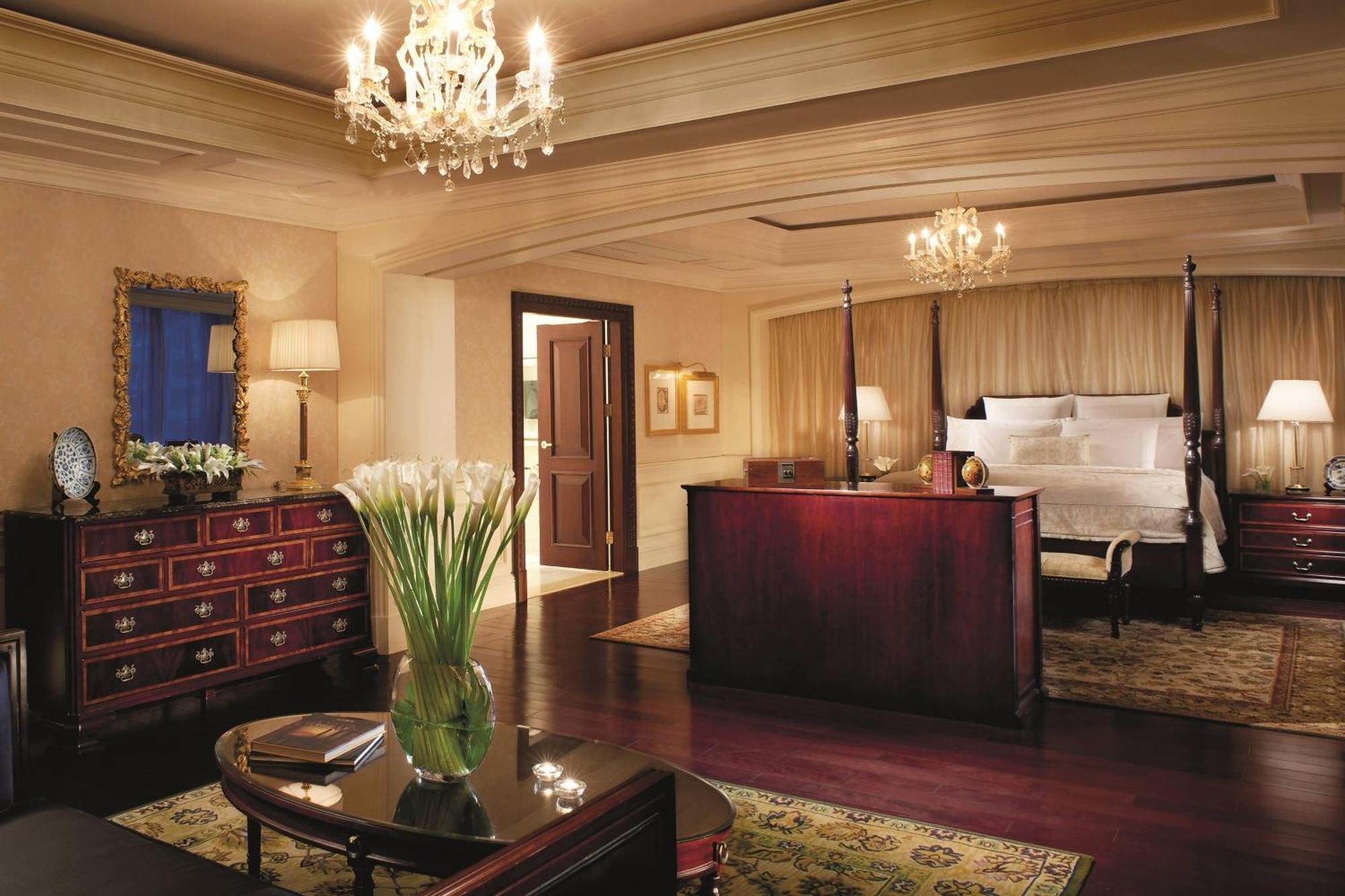 The Ritz-Carlton Suite, Club level, 1 King, Garden view