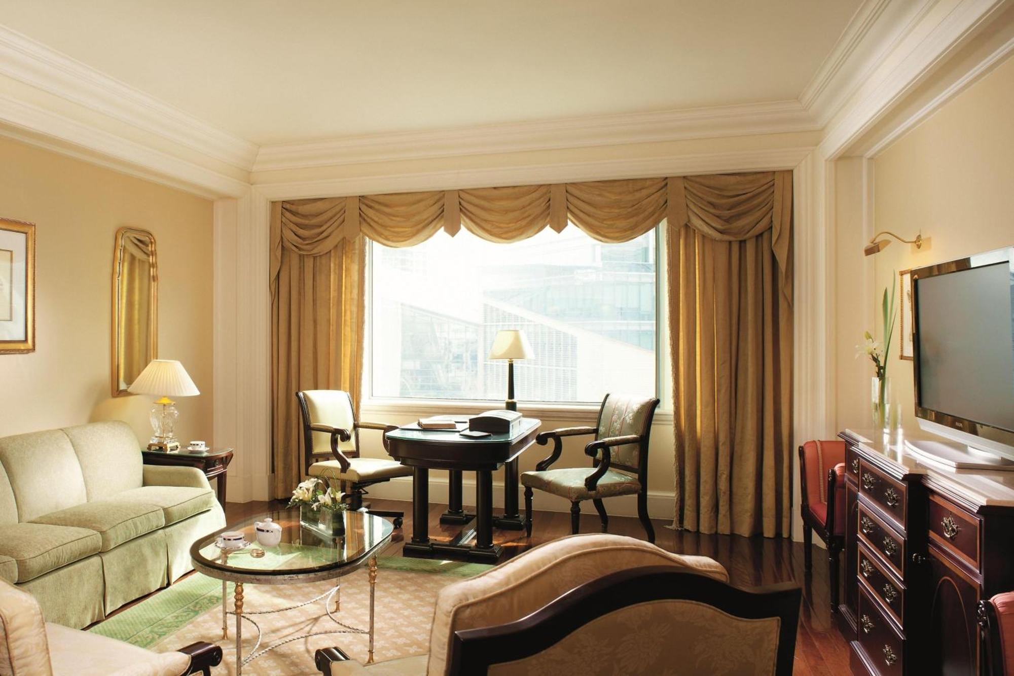 The Club Carlton Suite