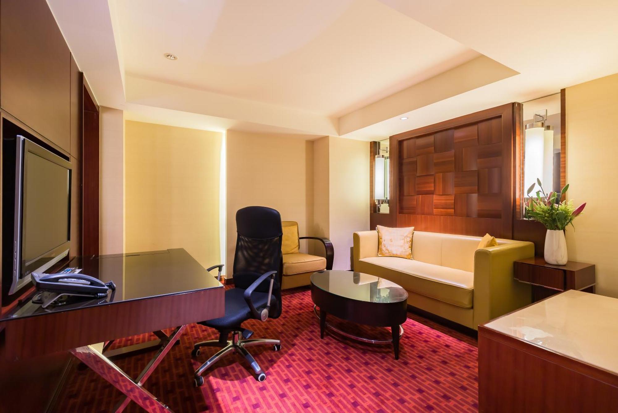 Deluxe Suite,1565545798:JPEG