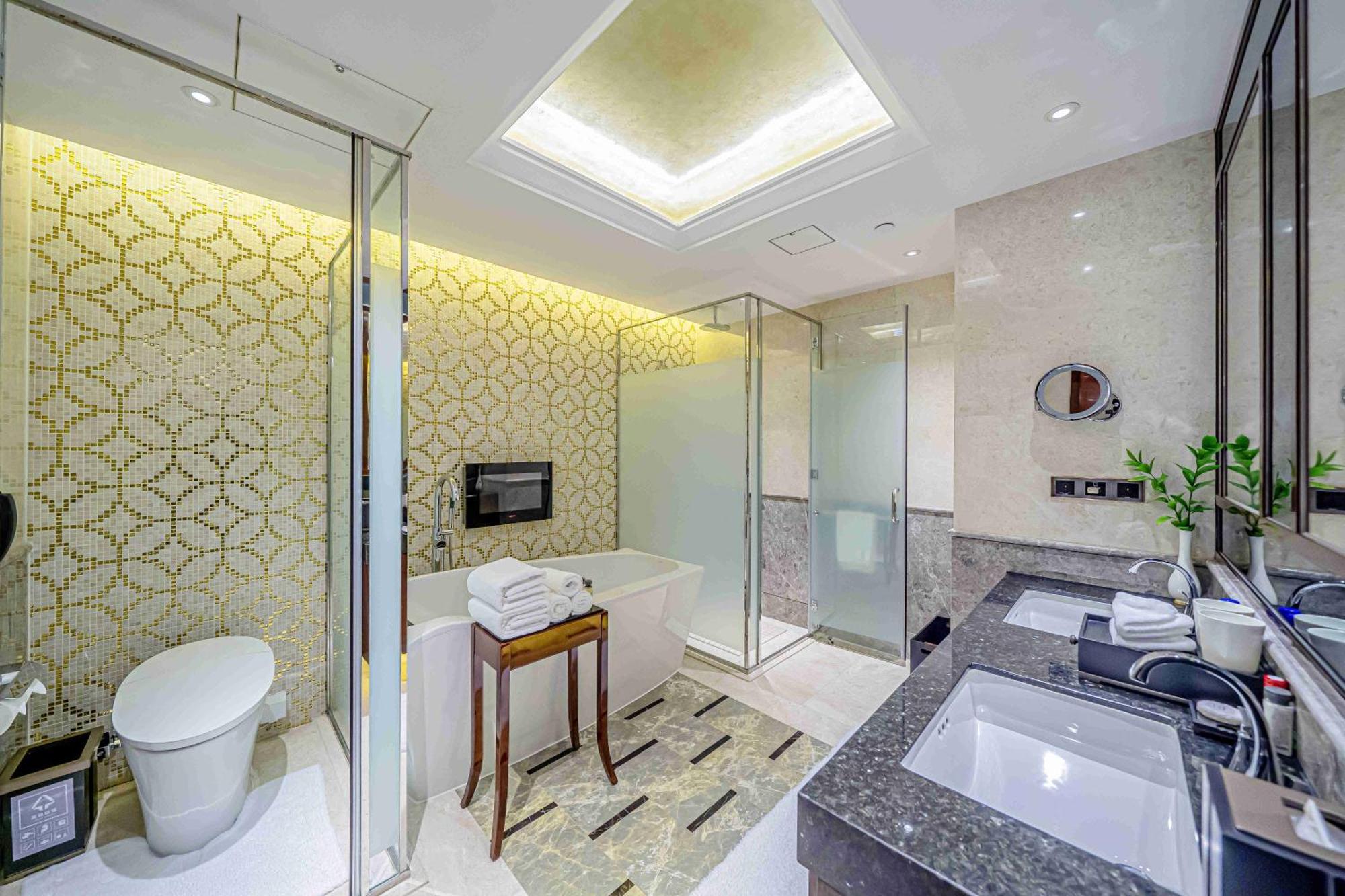 Business Suite,1596907836:JPEG