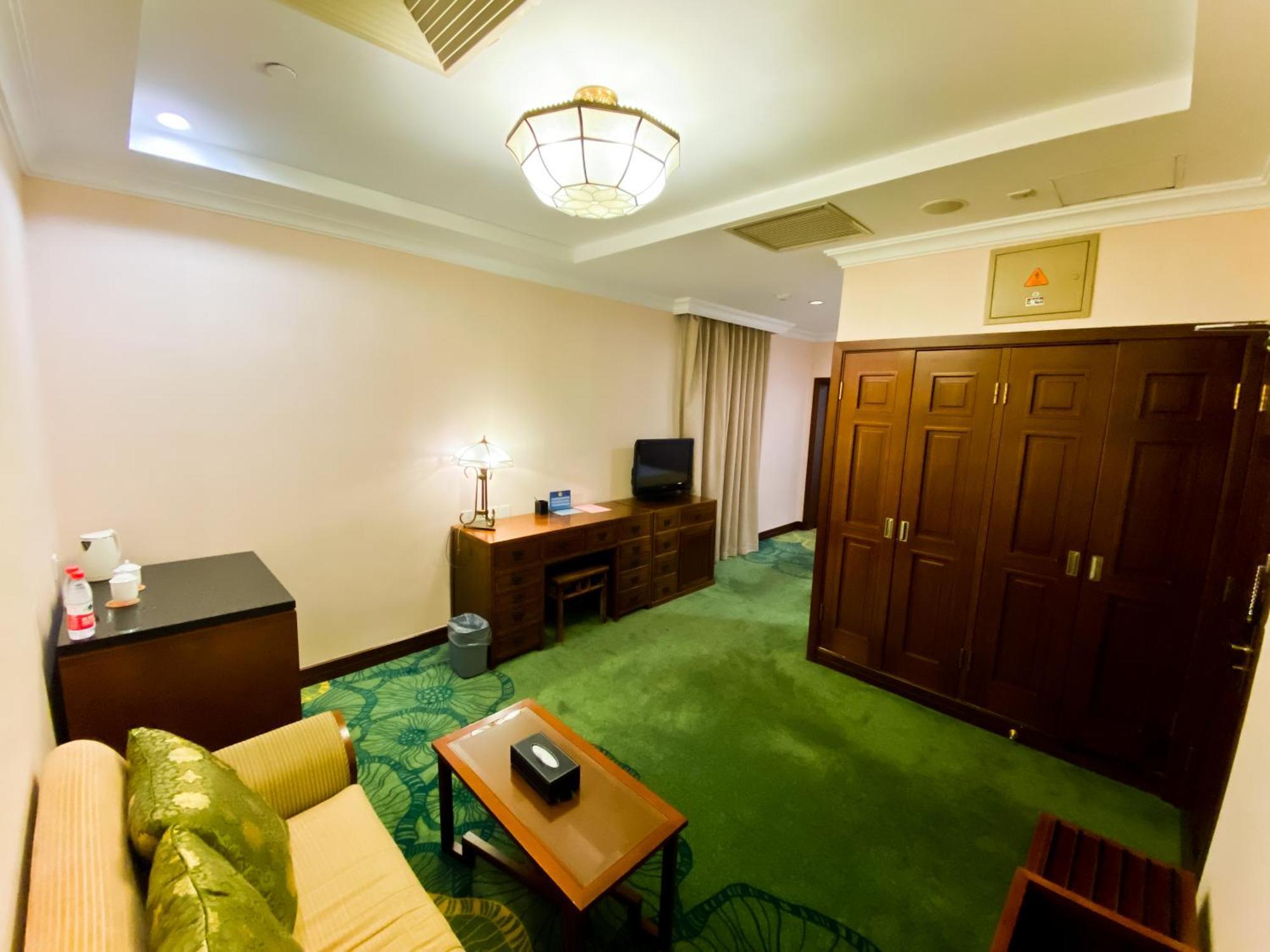 Superior Queen Room,1606059436:JPEG