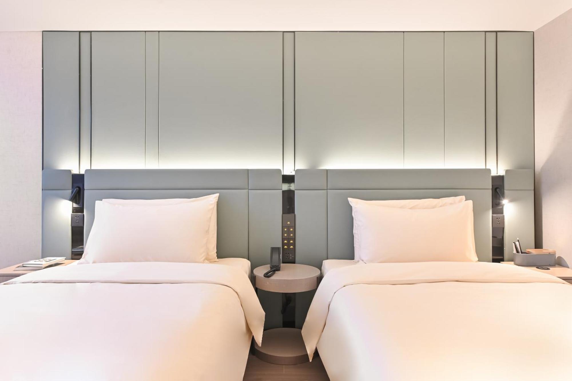 Jimu Twin Room with City View
