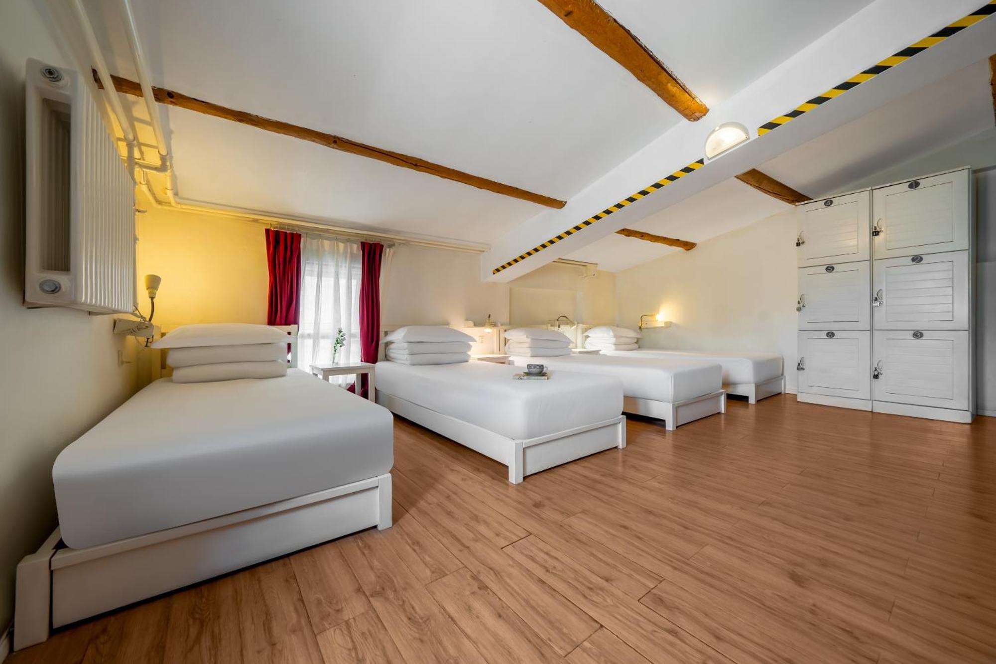 Cama em Beliche em Dormitório Masculino