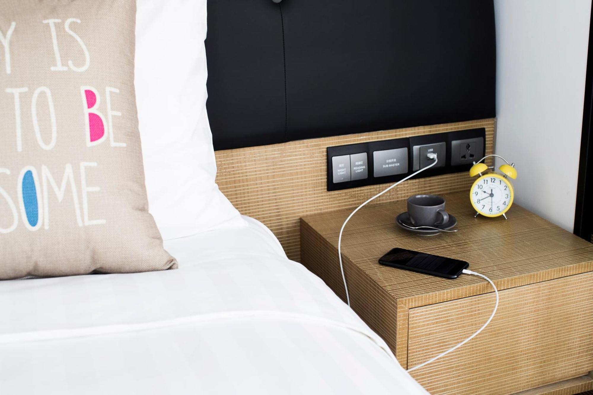 Jen 75 Skyline Plus inclusive breakfast+dinner+1-time use of Minibar+Welcome fruit+Happy Hour from 5:30pm to 9:00pm