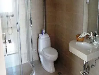 Super 8 Hotel Beijing Qianmen-3
