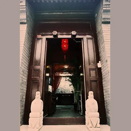 Kelly'S Courtyard Hotel-2