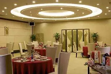 Yan Oasis Resort Hotel-2