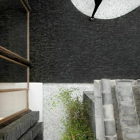 Twisting Courtyard Hutel Qianmen-3