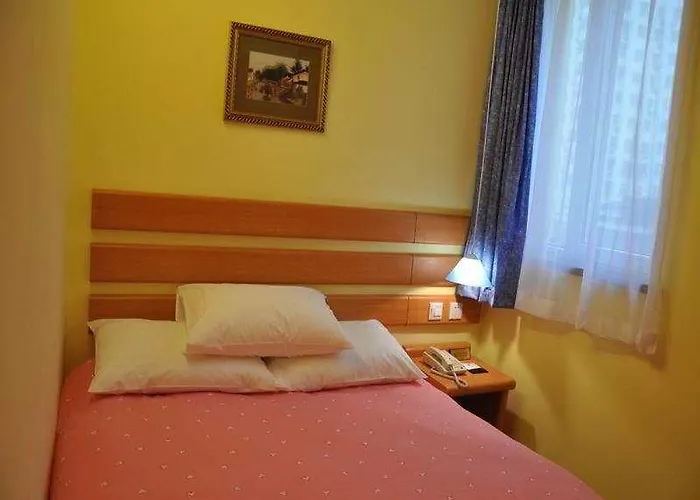 Home Inn Yanshaxinyuanli Pekín